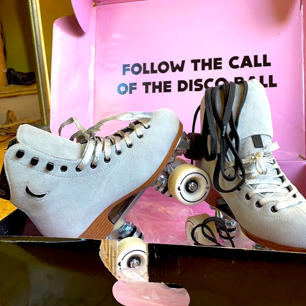 Moonlight roller mirrorball rollerskates size 6